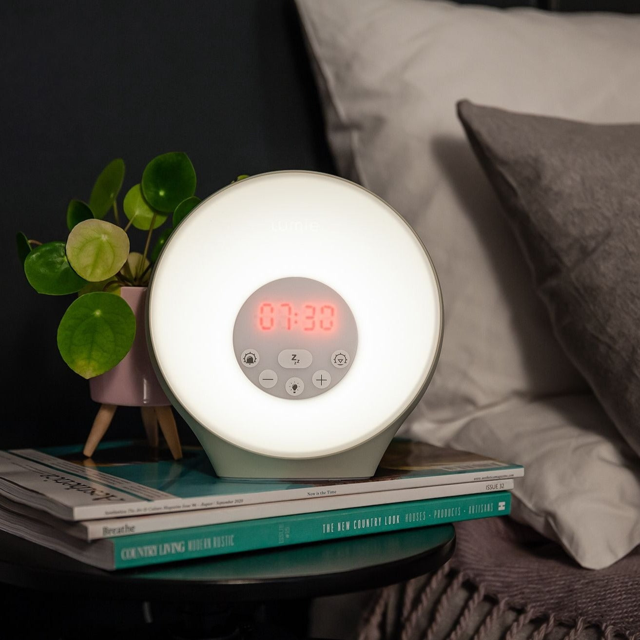 Lumie Sunrise Alarm giver dig en lettere opvågning. Wake-up lampe i fornuftig kvalitet. Under godkendelse som Medicinsk Udstyr.